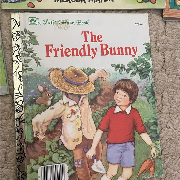 Children’s Kid Book Bundle Lot of 8 Easter Halloween - Picture 8 of 9